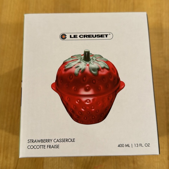 NWT Le Creuset Strawberry Stoneware Casserole, 13 oz. Adorable. Hard to … - Picture 9 of 12